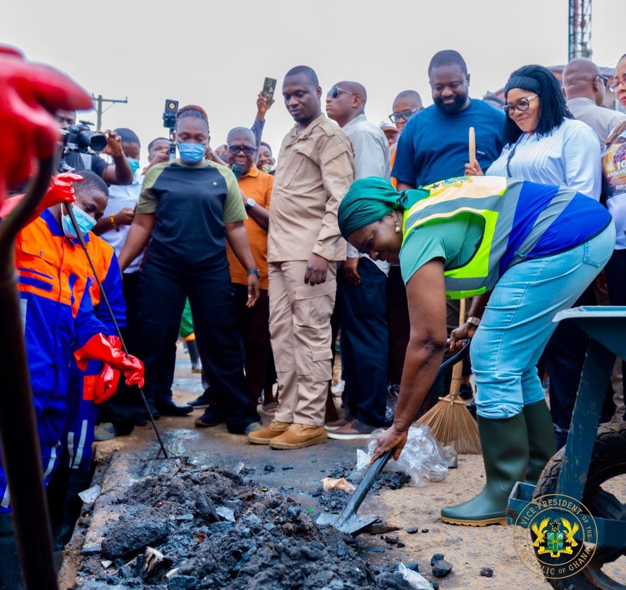 Vice President Jane Naana Opoku-Agyemang Joins Nungua Market Clean-Up Exercise Following President Mahama’s Directive